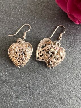 Vintage 80s Silver 3-D Puffy Heart Cage Lattice Filigree Dangle Earrings